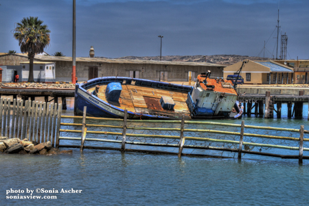 Old-Ship-in-Namibia-IMG_6028_29_30_tonemapped